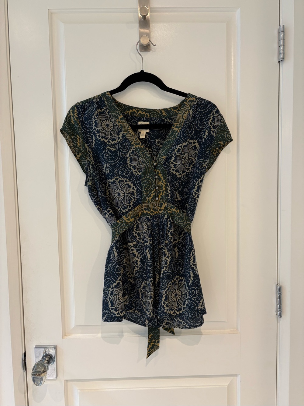 Anthropologie Floral Print Cap-Sleeve Tie-Waist Top - Blue/Green. 100% Silk